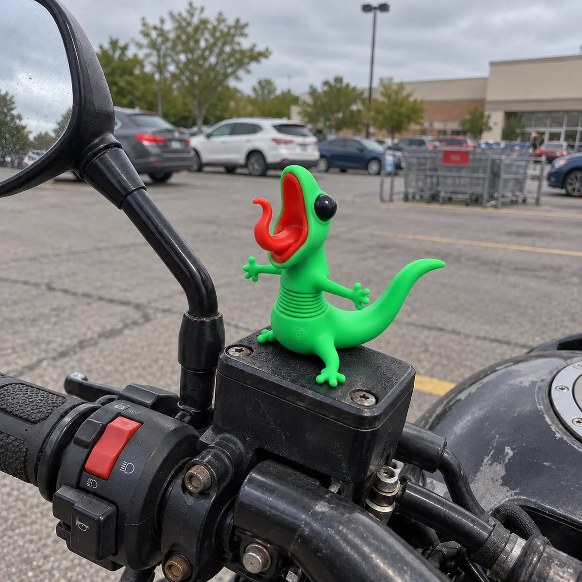 🦎🏍Wobbly Riding Buddy – Car & Motorcycle Decor